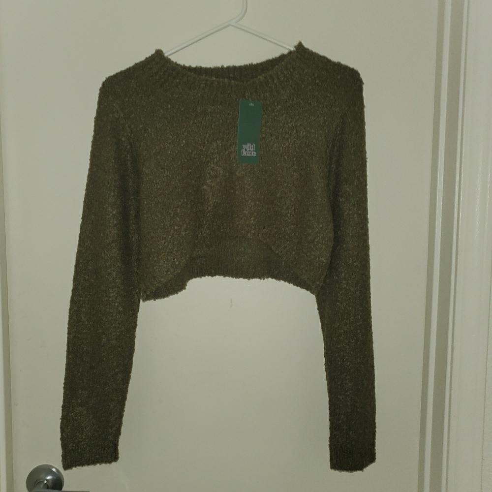 Olive green wild fable crop long sleeve shirt